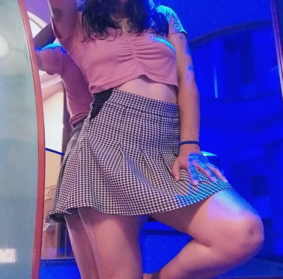 Andrea, 35