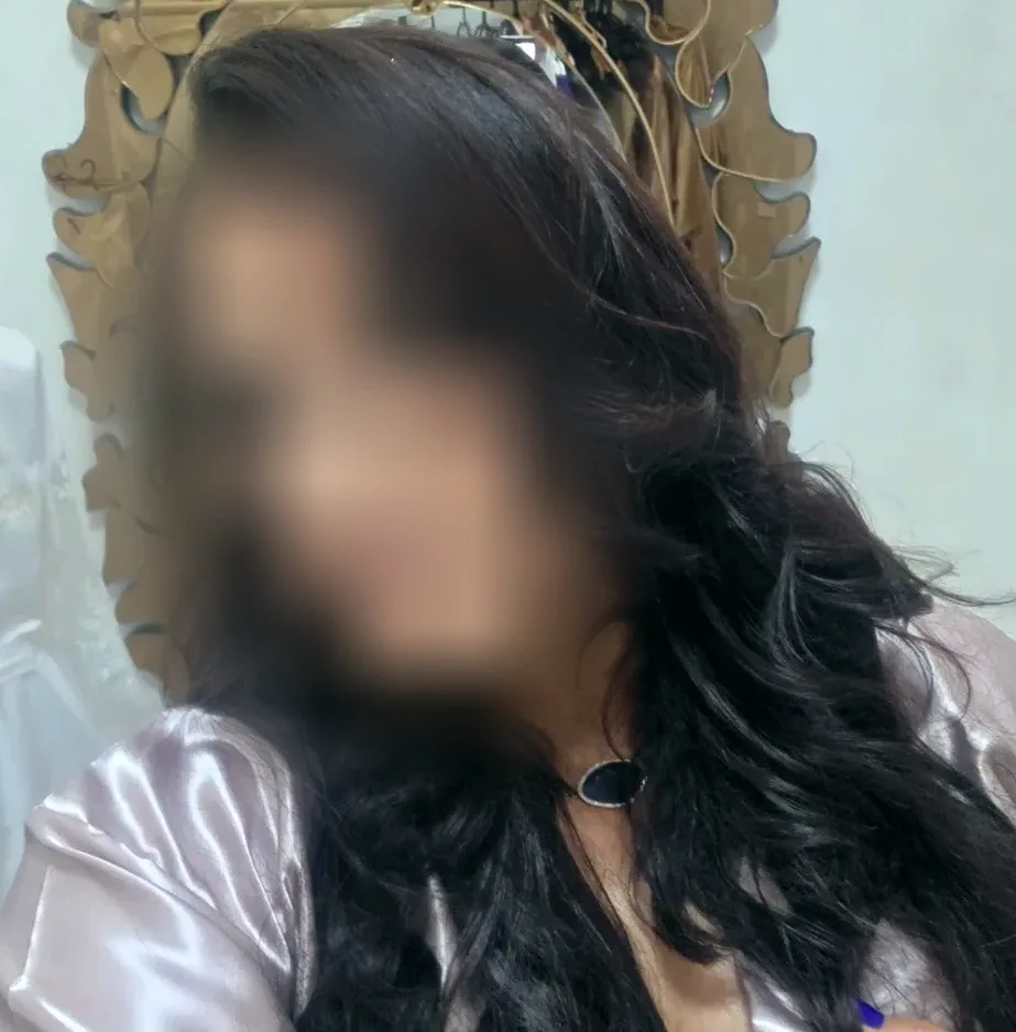 Anna, 36