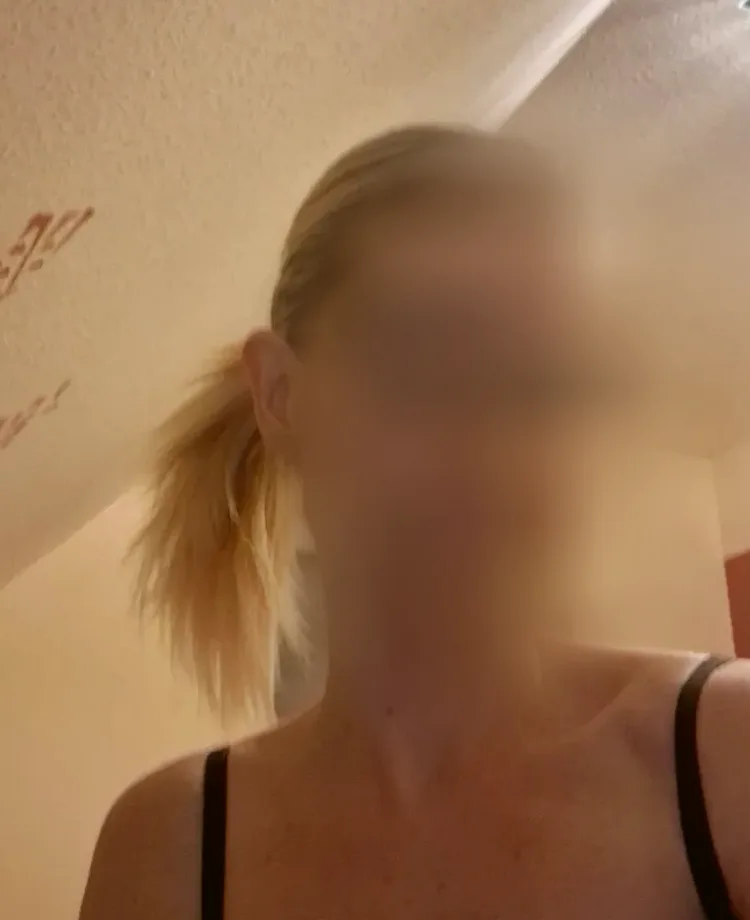 Bernadette, 28