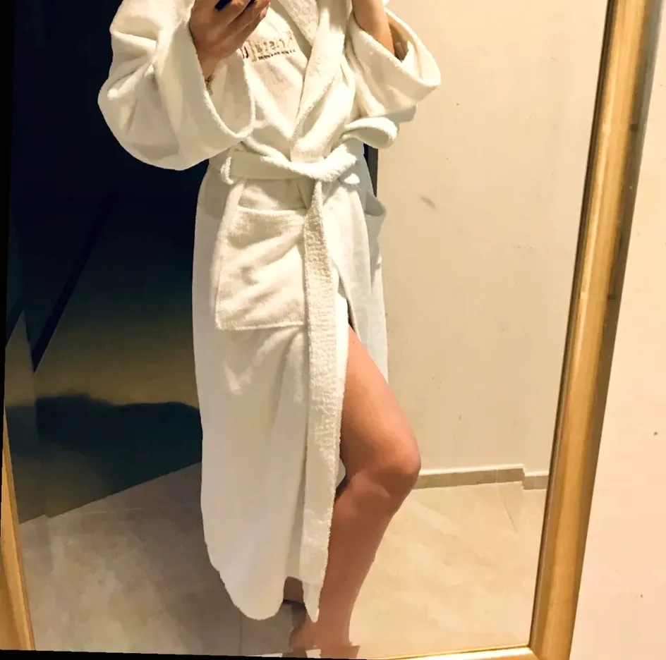 Elena, 36
