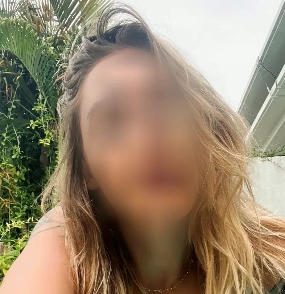 Karin, 26