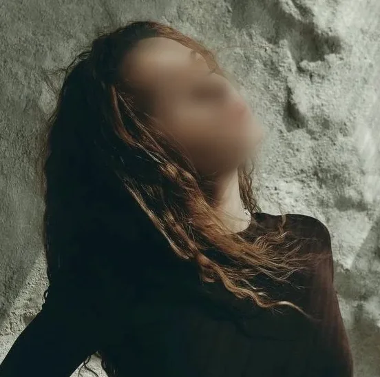 Nikolina, 21